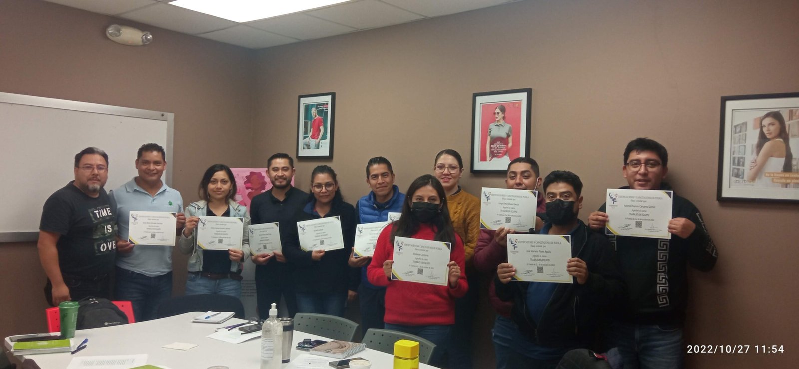 Grupo empresarial con constancias